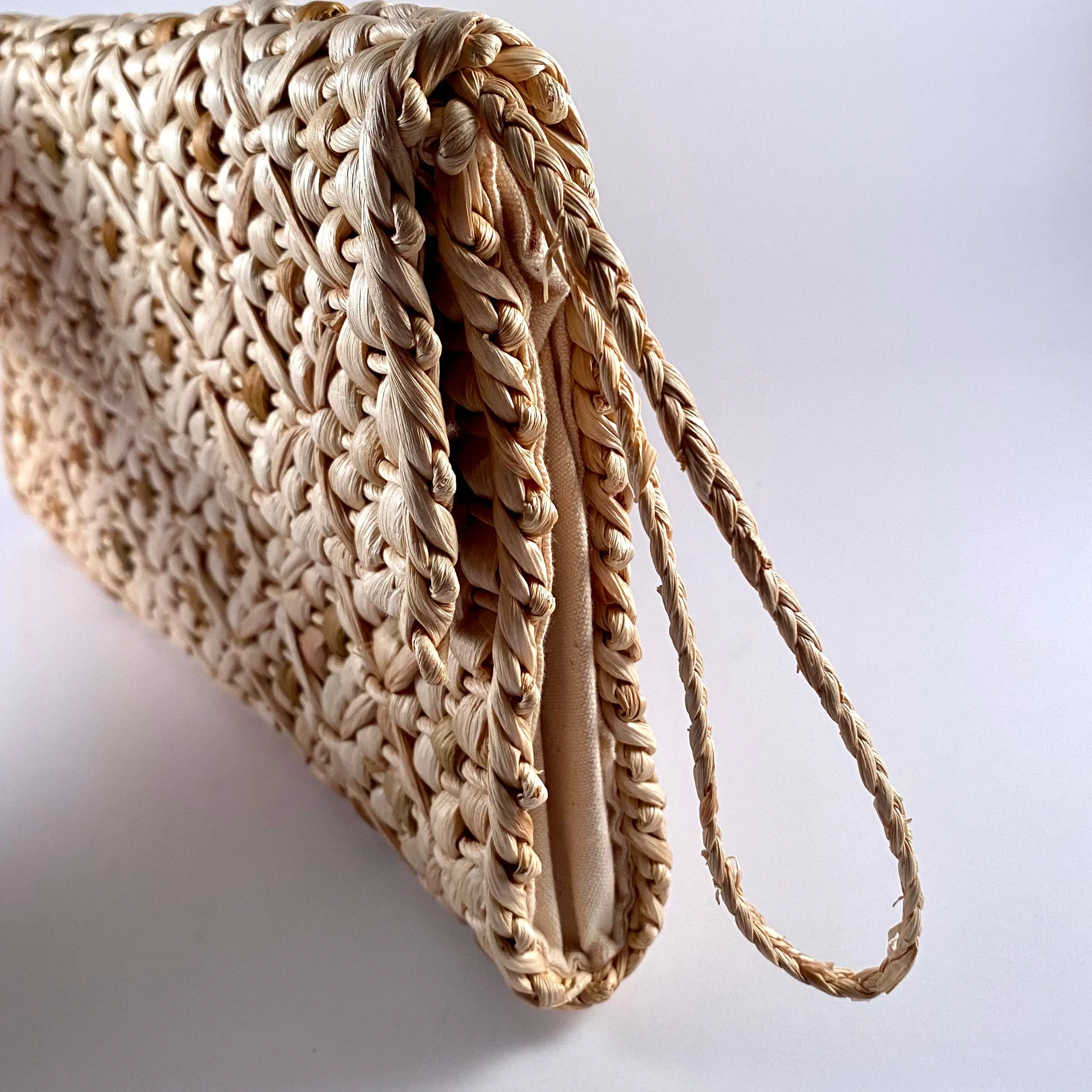 1970s Straw Woven Clutch