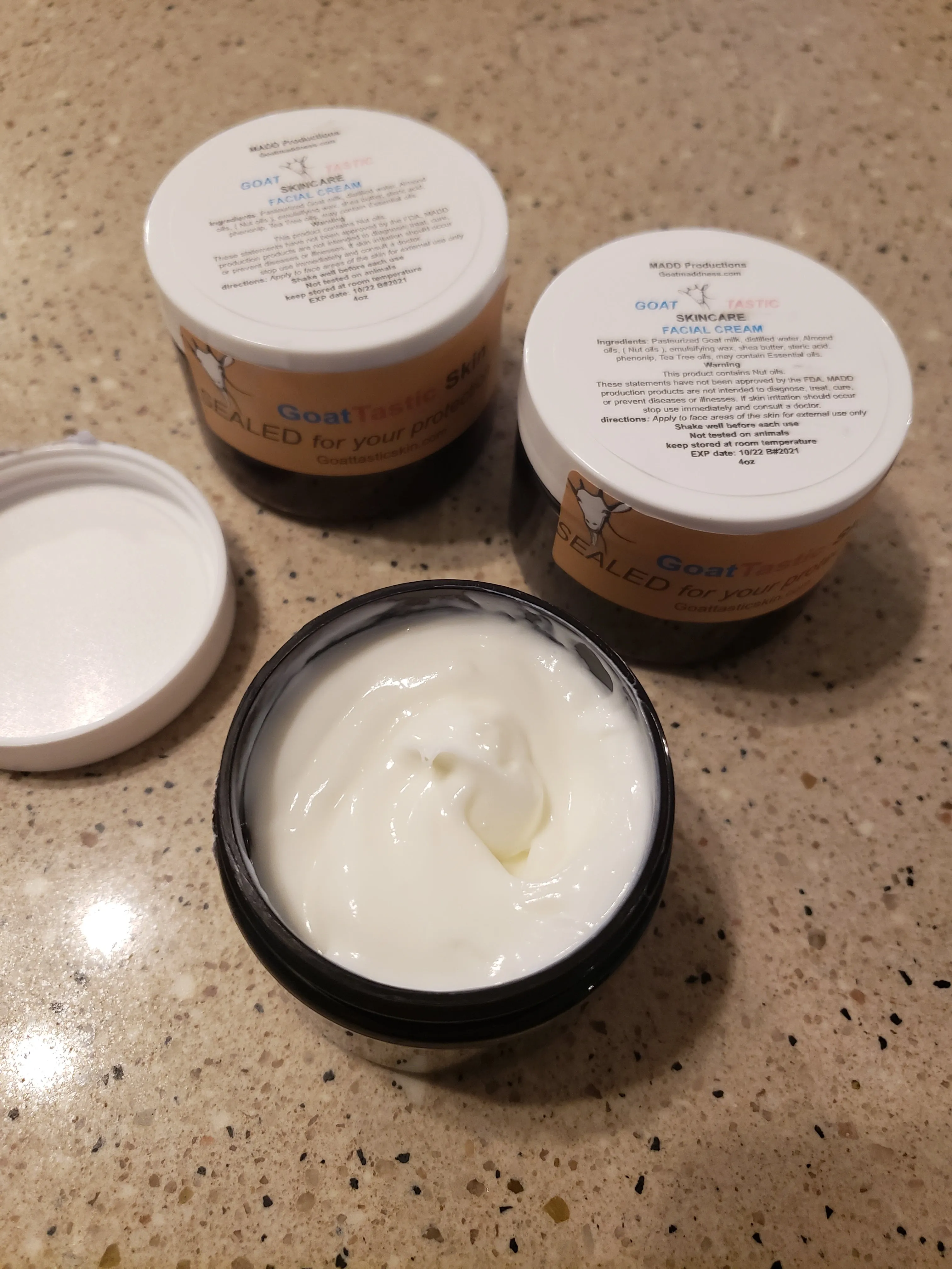 Anti-Aging Moisturizer Cream – Age-Defying Formula for Smooth Skin