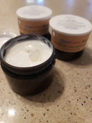 Anti-Aging Moisturizer Cream – Age-Defying Formula for Smooth Skin