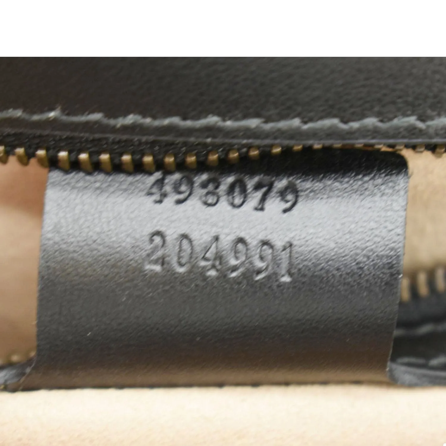 GUCCI GG Marmont Matelasse Chevron Leather Clutch Bag Black 498079