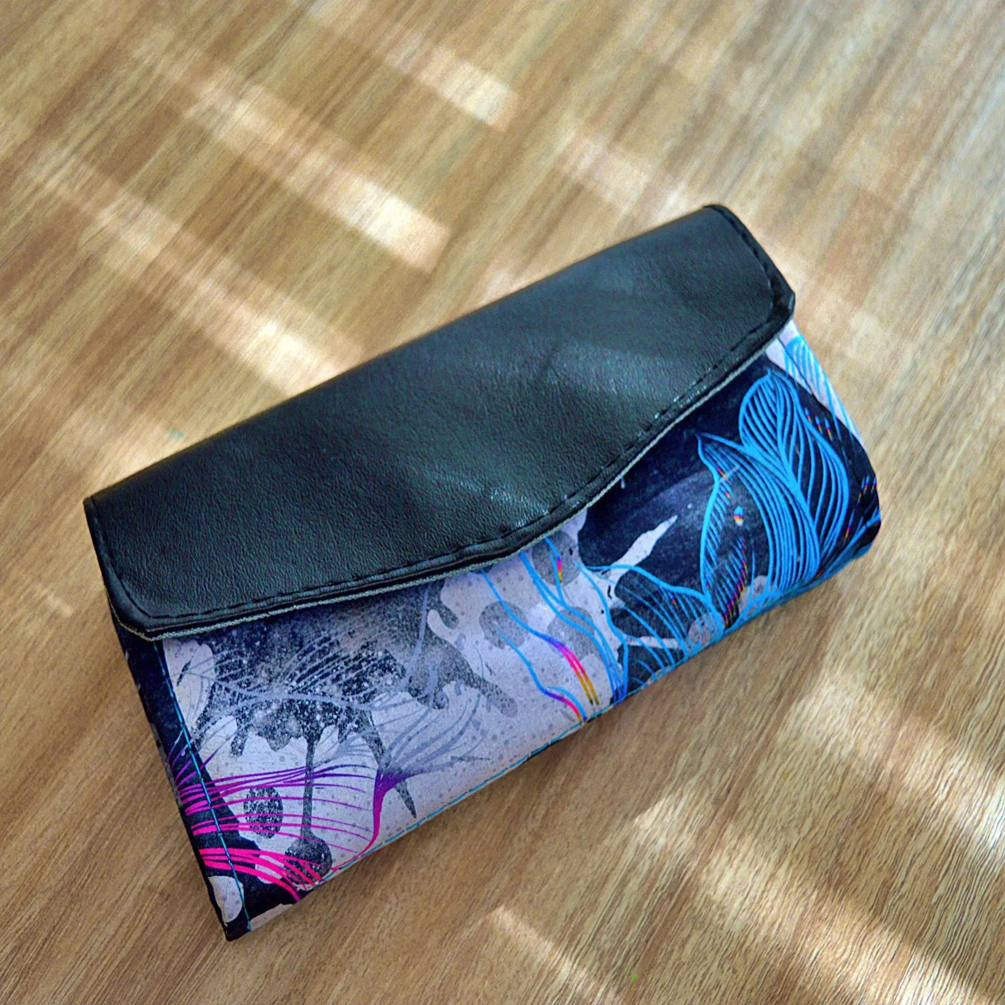 Hibiscus Burst Clutch Wallet