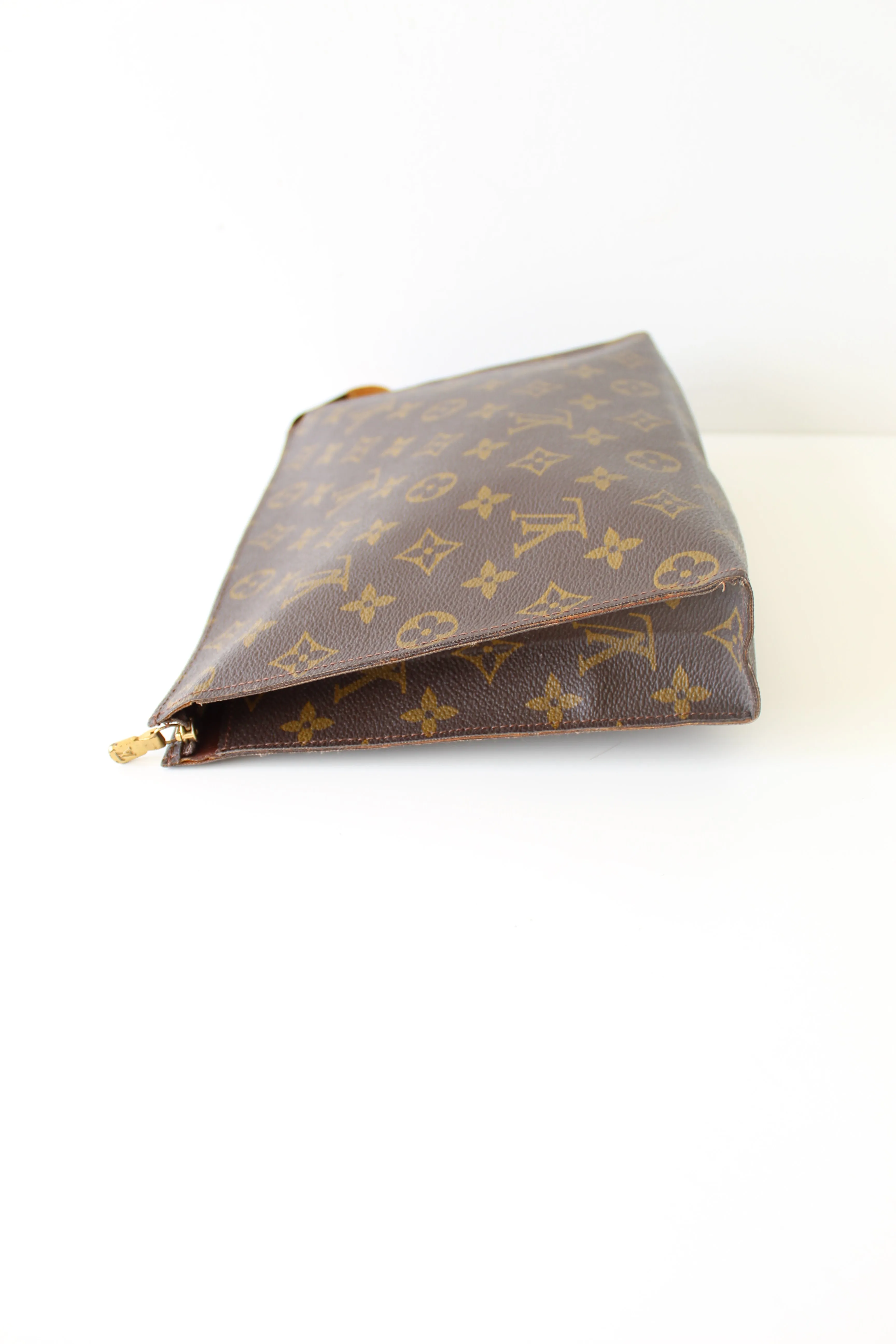 Louis Vuitton Clutch 26 Pouch