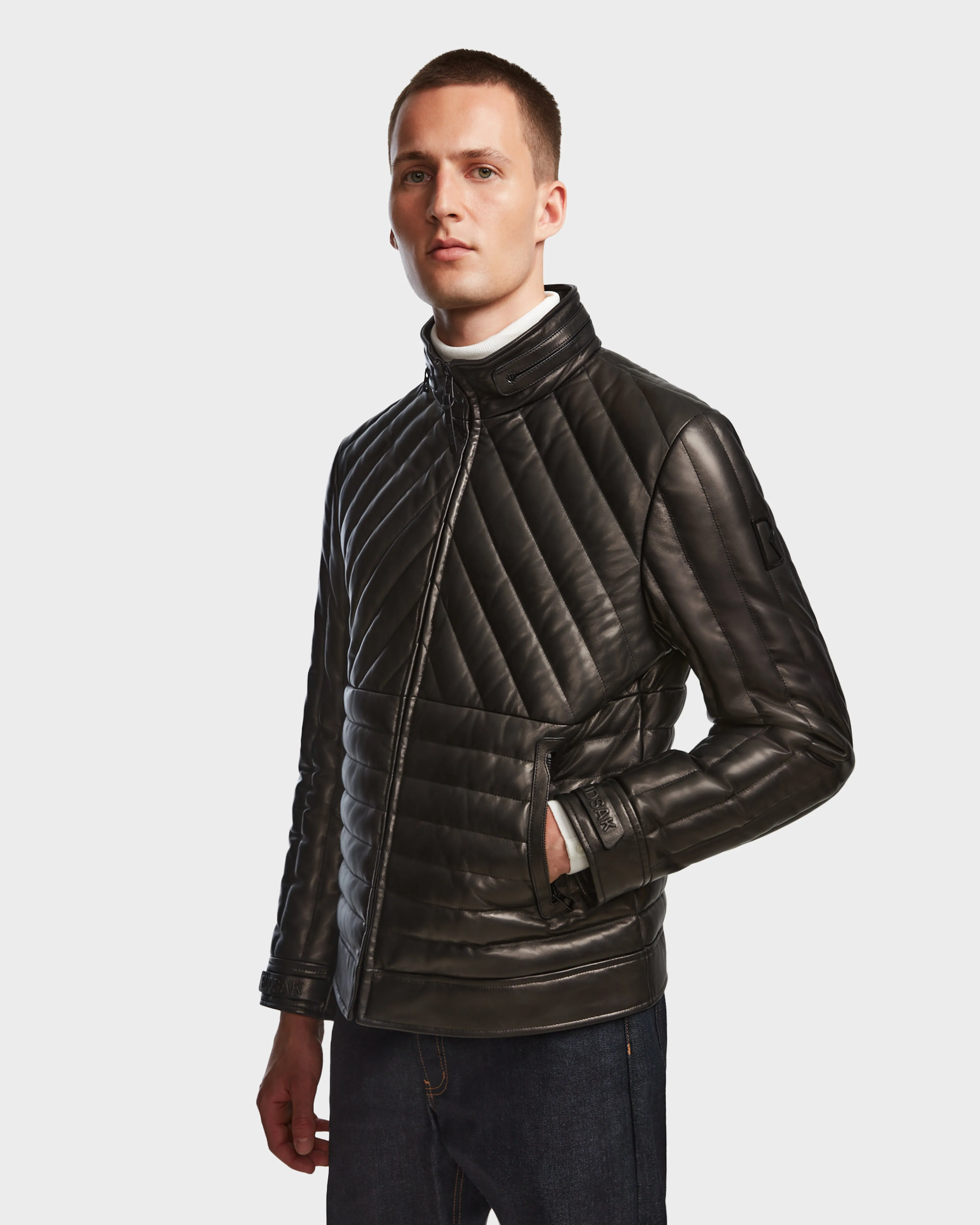 THOM - 6124594 Black