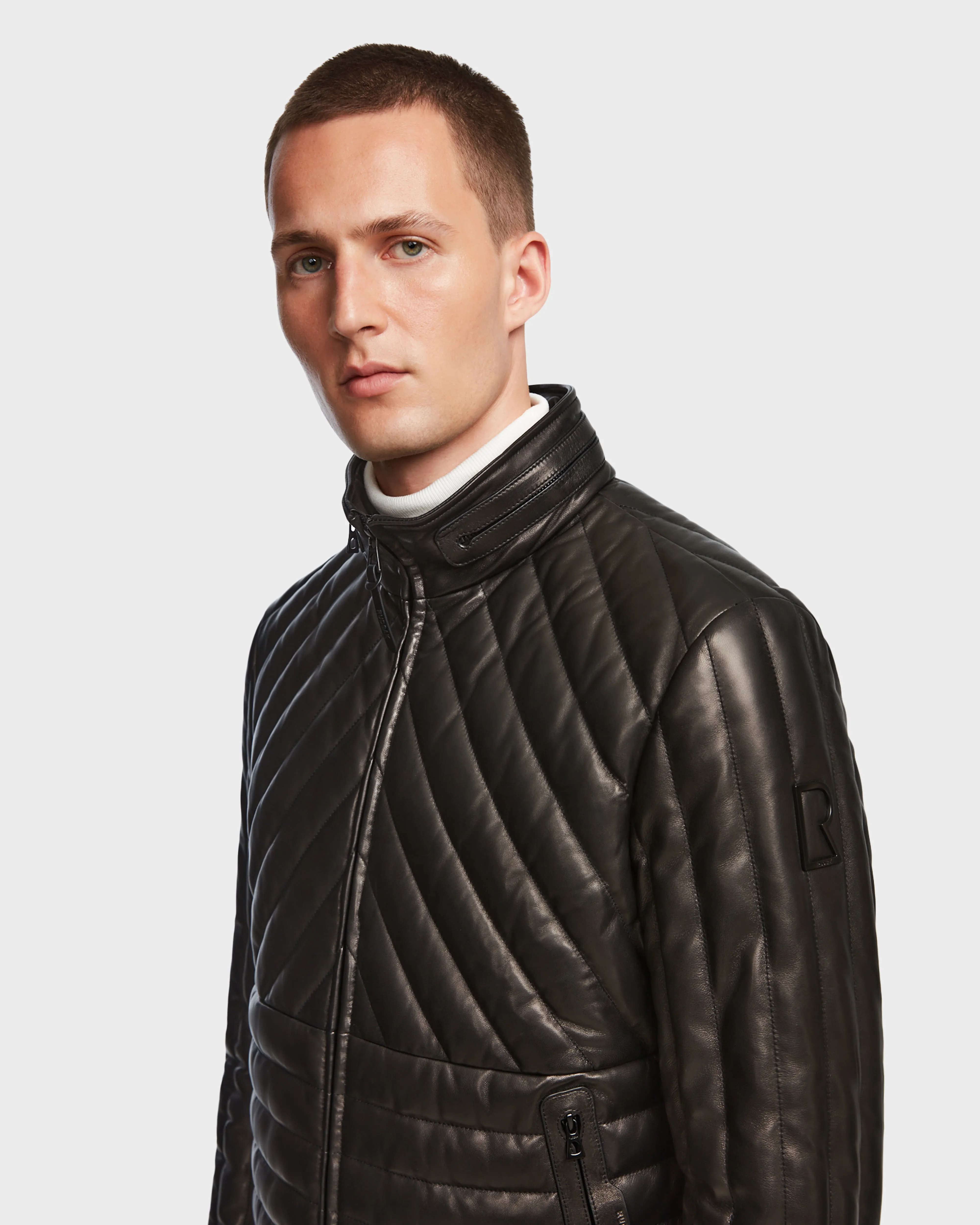 THOM - 6124594 Black